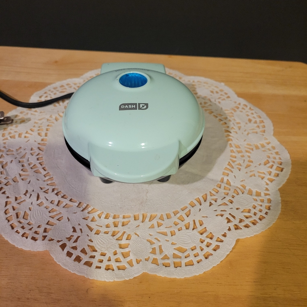 Dash Mini Maker Grill Electric Round 4" Griddle